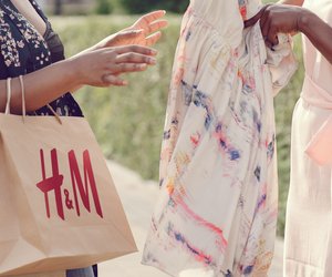 Bei H&M gibt es diesen Sommer die schönsten Blusen!