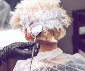 Haare selber blondieren: Mit diesen Tipps gelingt es!
