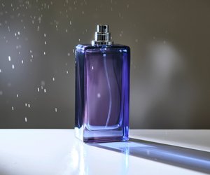 Dieser Grüntee-Duft von Rossmann mit Kokosnuss und Bergamotte bringt Sommerfreude