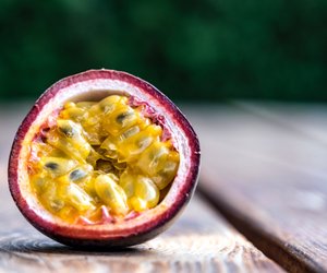 Maracuja essen: Mit dieser Methode geht es ganz einfach