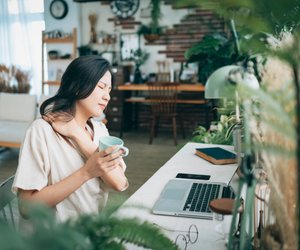 „So viel Gutes für so wenig Geld“ –dieses Shiatsu-Massagegerät begeistert Amazon-Kund*innen