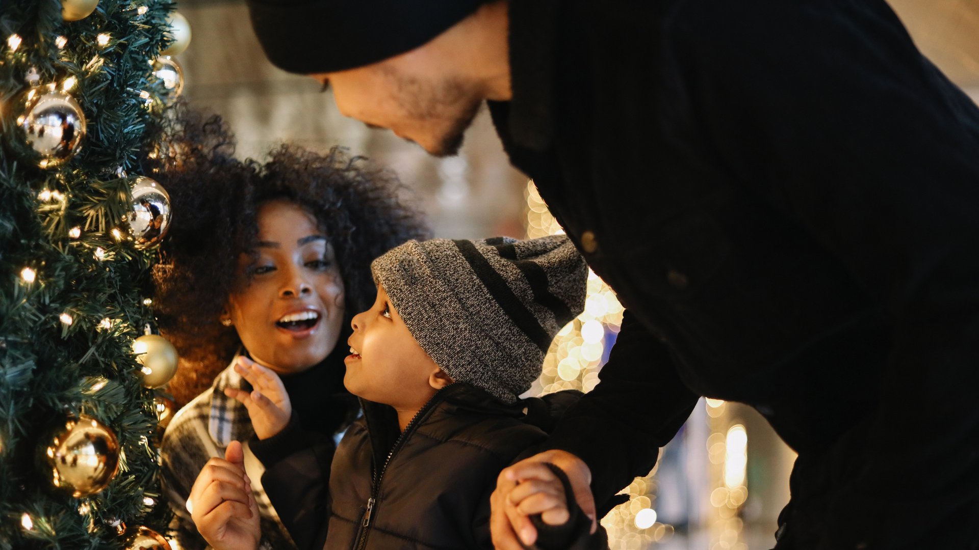 Mit-der-Weihnachtsgirlande-von-Amazon-kommt-magische-Stimmung-ins-Haus