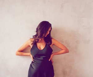 Du trägst meistens nur Schwarz? Das sagt es über dich aus – laut Psychologie