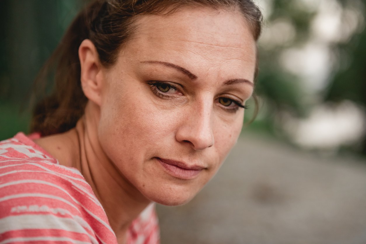 Frau traurig Frau traurig
