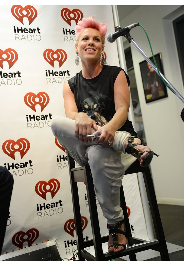 Pink:Tochter mit auf Album Pink:Tochter mit auf Album