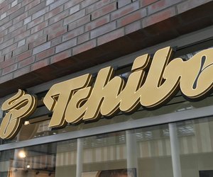 Mit der Leinenbettwäsche von Tchibo entspannt in warmen Sommernächten schlafen