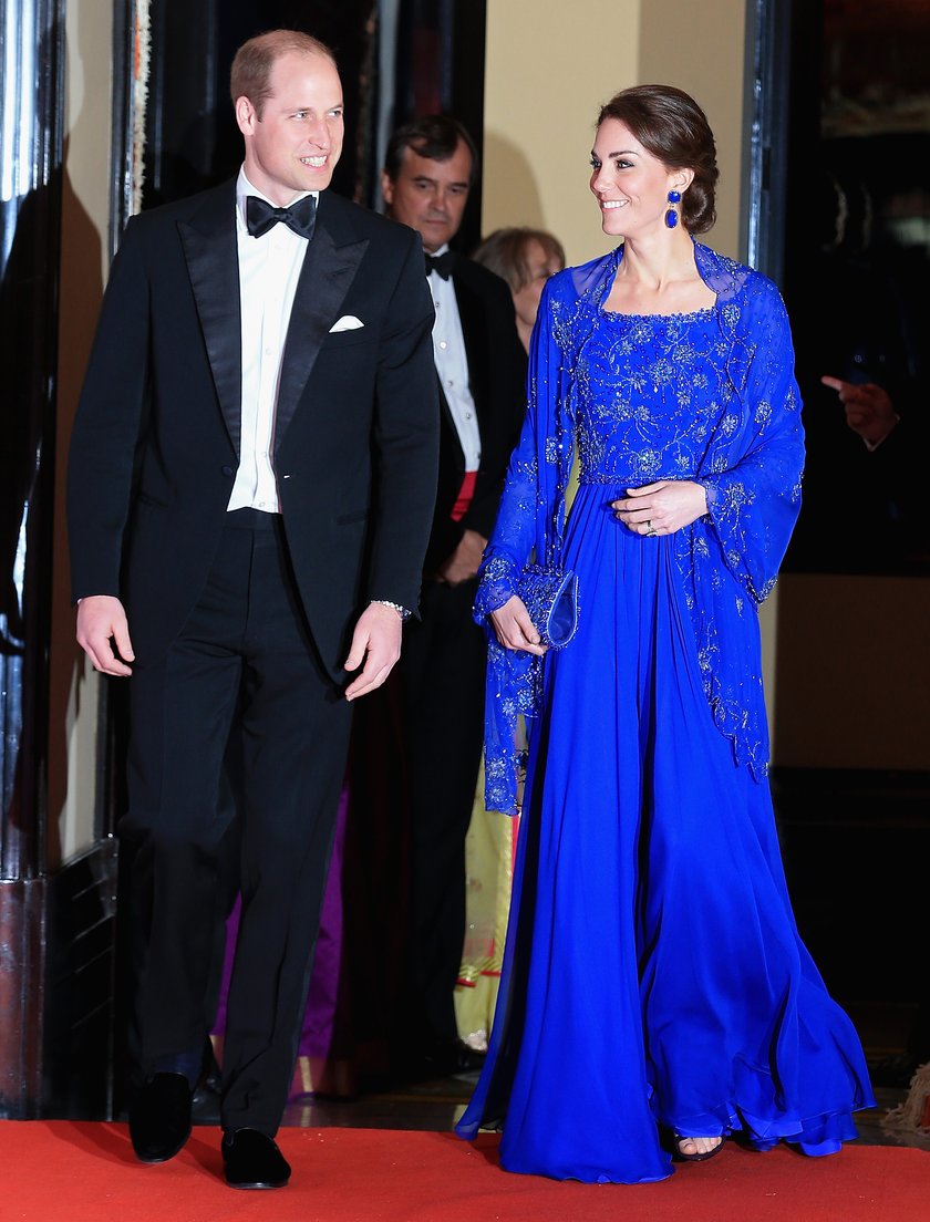 Prinzessin Kate: Ihre schönsten Looks & Outfits Saphierblaues Kleid - Jenny Packham