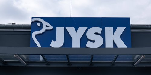 Dein Balkon, dein Urlaubsort: Jysk-Möbelauflage mit Streifen für sommerliches Ambiente