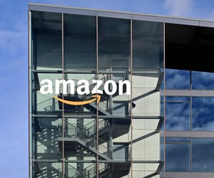 Weihnachtszauber garantiert: Amazon's LED-Stern aus Holz bringt Glanz ins Heim