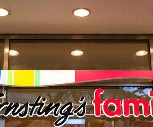 Der rosa Seifenspender mit Soft-Touch von Ernsting's family ist ein Blickfang fürs Bad