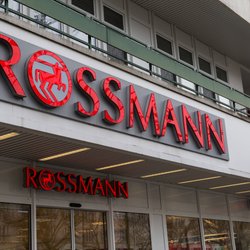 Bringt Schwung in deine Wimpern: Die beliebte Mascara von Rossmann