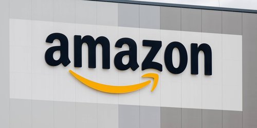 Für einen Rasen ohne Unkraut: Dieser Dünger von Amazon ist bei Gartenfreunden beliebt