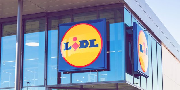 Nur 18 Euro: Dieser Weihnachtsbaumständer von Lidl sieht aus wie vom Designer