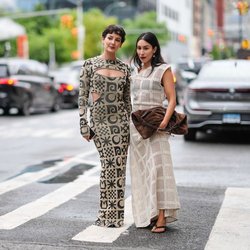 8 Traumkleider von H&M für alle, die im Sommer ihre Knie lieber bedeckt halten