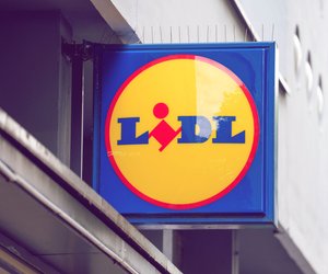 Kunden-Liebling: Diese Premium-Kuscheldecke von Lidl gibts jetzt zum halben Preis