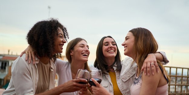 Welche deiner Eigenschaften zieht Menschen magisch an? Die Antwort überrascht dich garantiert