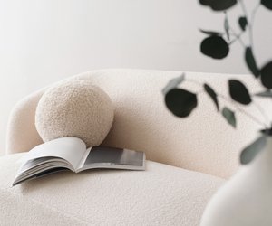 Dieser kuschelige Amazon-Sessel in Creme wird dein neuer Lieblingsort im Wohnzimmer