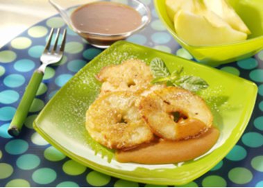 Leckere Apfelringe mit Karamellsauce Leckere Apfelringe mit Karamellsauce