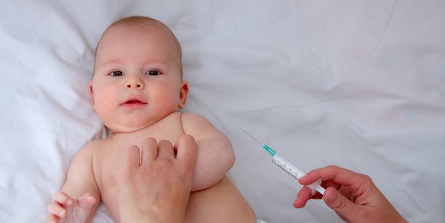 Gericht zwingt Frau, ihr Kind impfen zu lassen