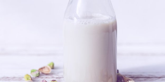 Pistazienmilch: So gesund & umweltfreundlich ist die pflanzliche Milchalternative
