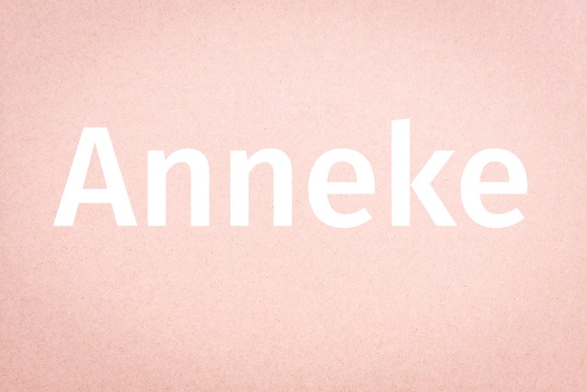 #1 Anneke