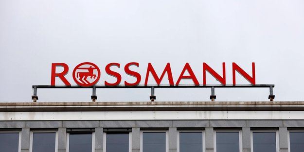 Stimmungsvolle Beleuchtung für draußen: Die Rossmann-Solar-Lichterkette setzt deinen Balkon in Szene