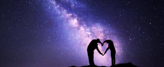 Kosmische Verbundenheit: Die Liebe zwischen diesen Sternzeichen ist besonders intensiv