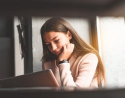Mädchen im Internet Mädchen im Internet