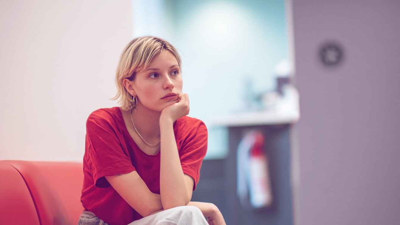 10 respektlose Sätze, die wir Frauen leider viel zu häufig von Ärzten hören