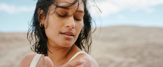 7 Fehler, die fast jeder beim Sonnenschutz macht – und die fatal für deine Haut sind