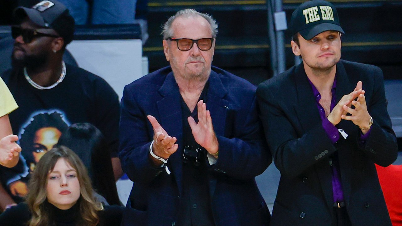 Jack Nicholson 2023 bei einem Spiel der Los Angeles Lakers mit seinem Sohn.
