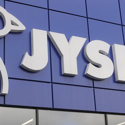 Mit diesem eleganten Lounge-Set von Jysk zieht ein Hauch von Luxus in deinen Garten ein