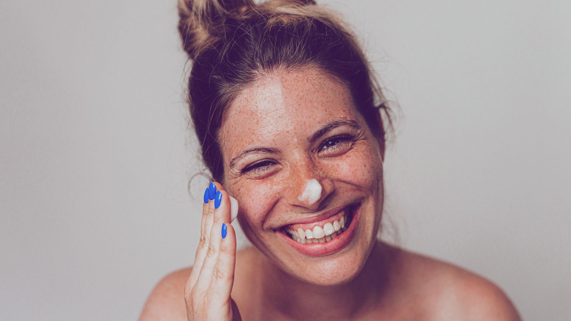 Glycols-ure-und-Nivea-Wie-gut-ist-der-virale-Hautpflege-Trend-wirklich-Das-sagt-die-Expertin-zum-Duo
