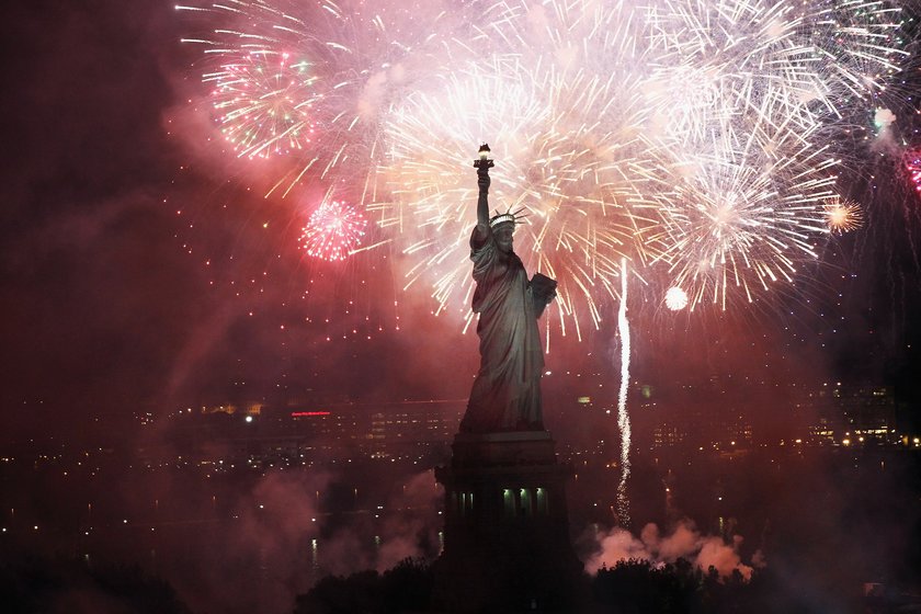 Freiheitsstatue Silvester Feuerwerk New York