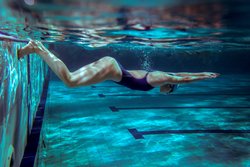 Schwimmen Abnehmen Mit Wassersport Ubungen Desired De