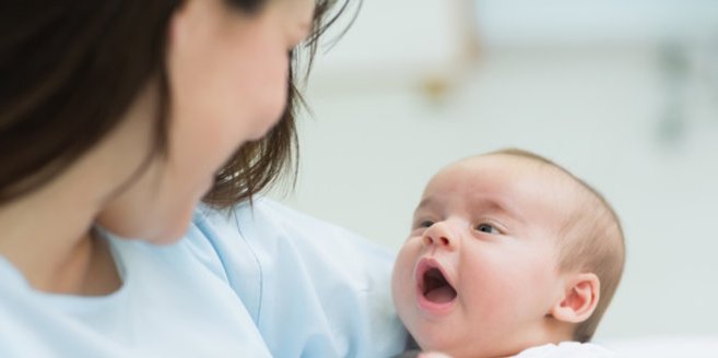 Frau nach Entbindungstermin Frau nach Entbindungstermin