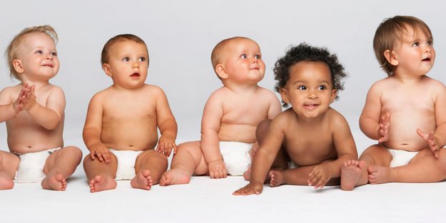 Ab wann können Babys sitzen? Antwort + Hilfe