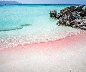 Wie Sonne, Sand und Meer: Träume dich mit diesen Parfums an einen Strand auf Kreta
