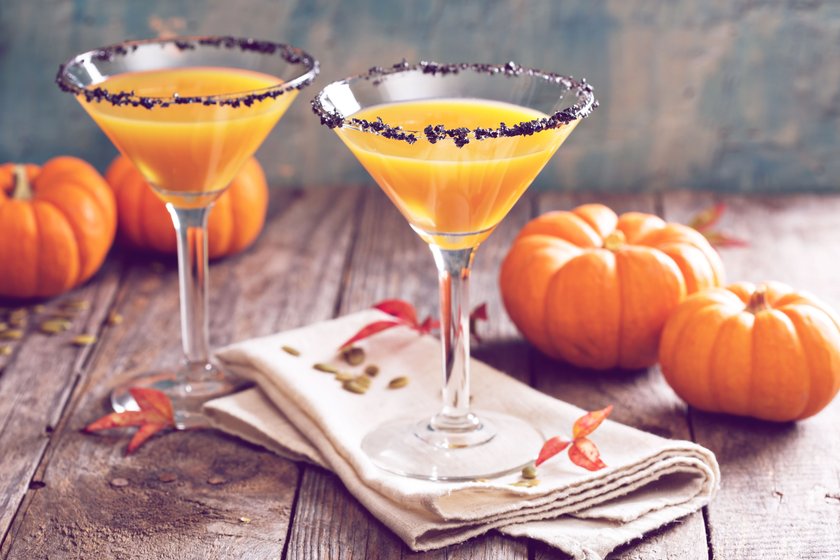 Pumpkin Martini Halloween Season: 7 köstliche Getränke mit Kürbis