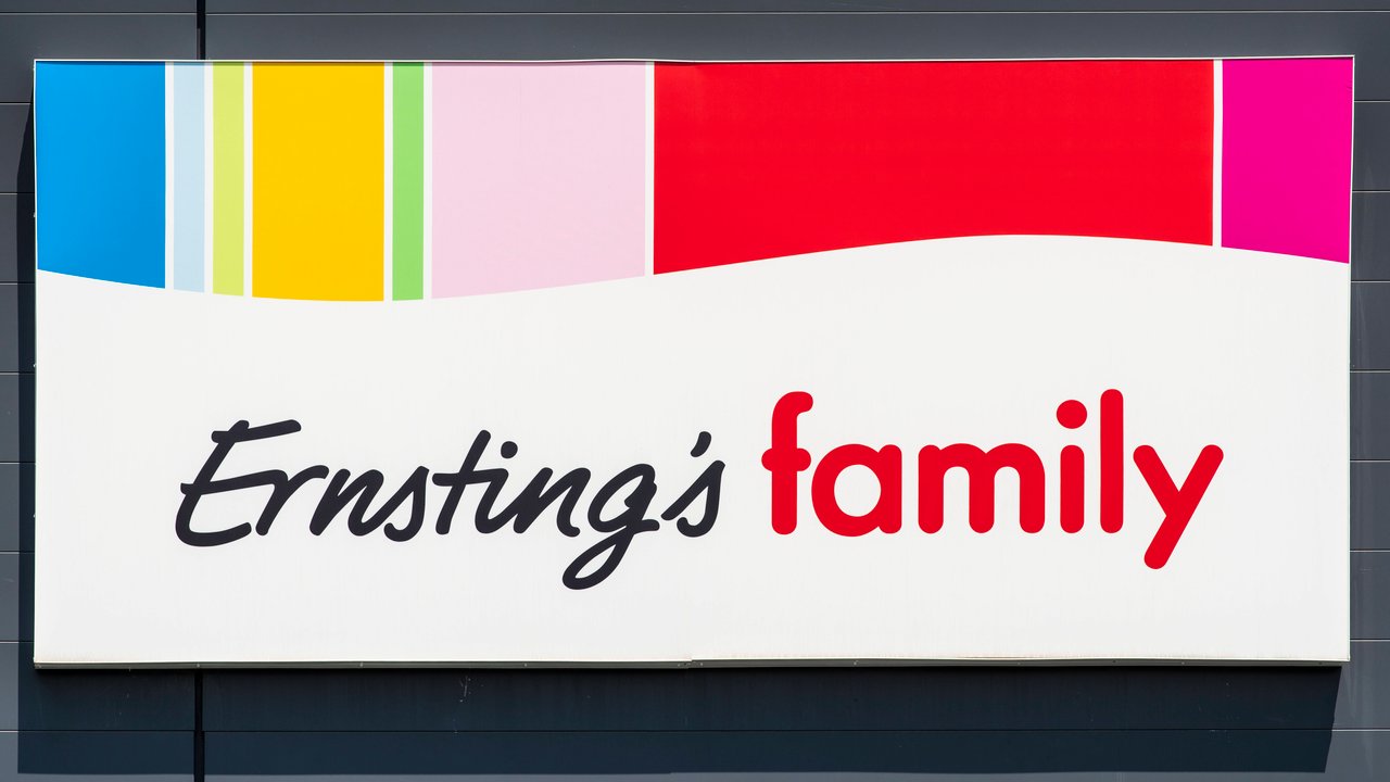 Dieser Hocker von Ernsting's family ist ein schickes Schnäppchen.