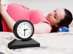 Zu Ende der Schwangerschaft kannst Du die Geburt Deines Babys kaum noch erwarten. Zu Ende der Schwangerschaft kannst Du die Geburt Deines Babys kaum noch erwarten.