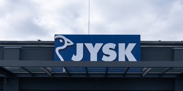 Mach es dir bequem draußen: Heller Lounge-Sessel von Jysk für Gartenkomfort