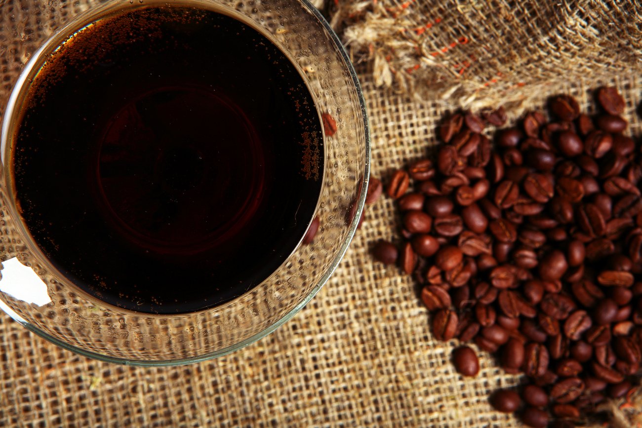 Für die Herstellung von Winoffee wird zwar Wein verwendet, aber das Getränk ist alkoholfrei. Für die Herstellung von Winoffee wird zwar Wein verwendet, aber das Getränk ist alkoholfrei.