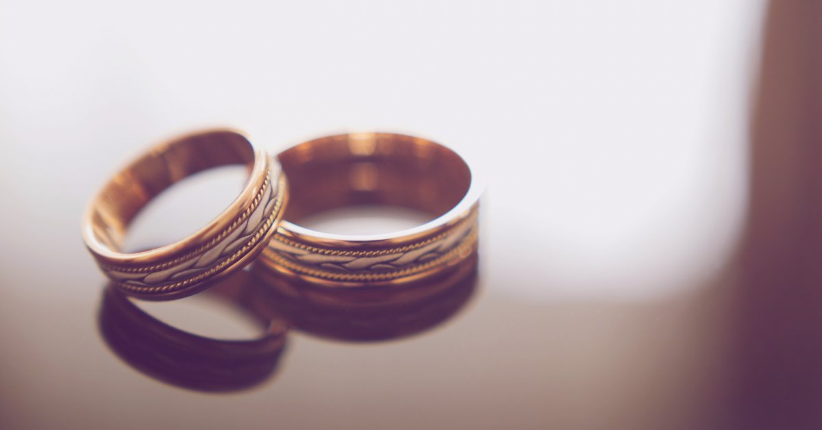 Bronzene Hochzeit Bedeutung, Geschenke & Sprüche zum 22. Jubiläum