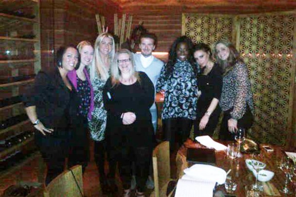 Essen beim Japaner: David Beckham mit Frau und Schwestern Essen beim Japaner: David Beckham mit Frau und Schwestern
