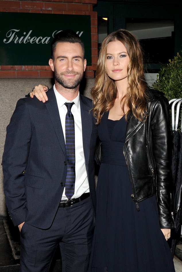 Adam Levine und Behati Prinsloo sind frisch verheiratet Adam Levine und Behati Prinsloo sind frisch verheiratet