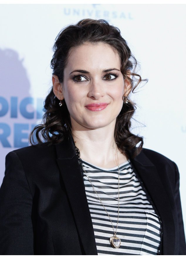 Winona Ryder bekommt wieder eine Rolle nach der anderen. Winona Ryder bekommt wieder eine Rolle nach der anderen.