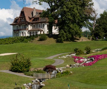 Außenansicht Evian Resort in Frankreich