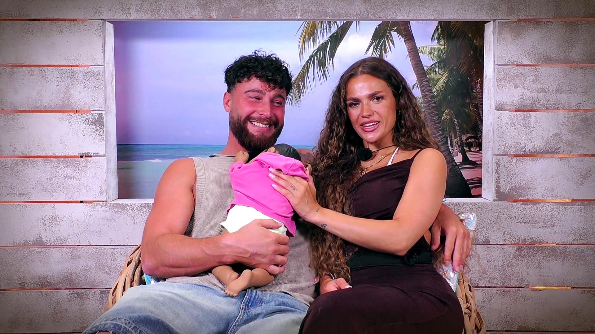 Umut-war-vor-Love-Island-VIP-verlobt-und-Stella-spielt-ihr-Interesse-nur-vor-