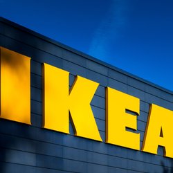 Geniale Idee: Mit diesem IKEA-Produkt nervt dich deine Glastür nicht mehr